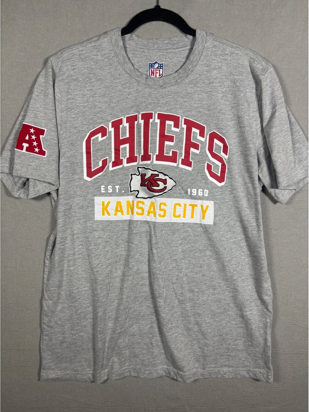 Kansas City Chiefs NFL Men’s L Embroidered Gray Red Gold T-Shirt